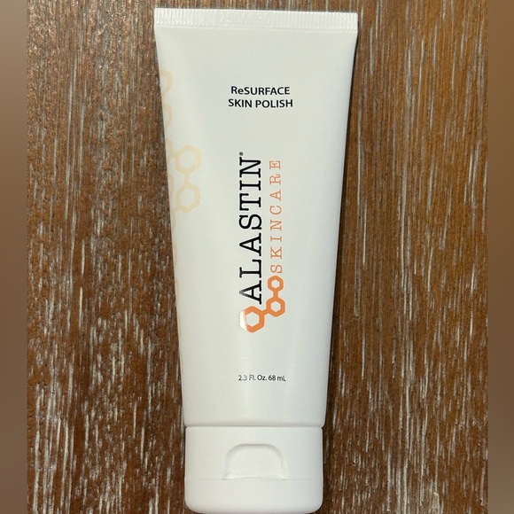Alastin Skincare Resurface Skin Polish - Picture 3 of 5